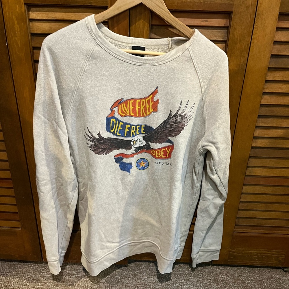 XL men’s obey sweatshirt